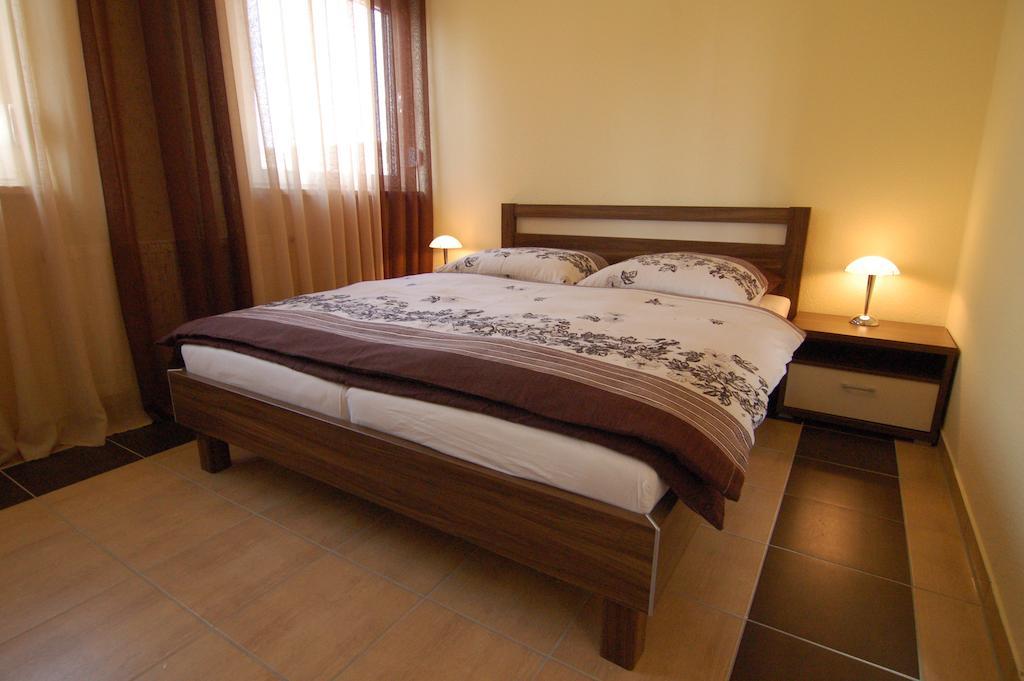 Nanis Hotel & Appartements Steinhude Room photo